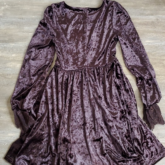 MAIN STRIP Brown Velvet Lace Dress - Picture 5 of 5